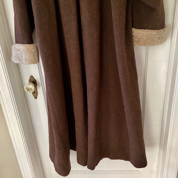 Vtg STEVE by Searle Brown Wool Trapeze Long Coat Faux Fur Collar & Cuffs Size 8 - Picture 12 of 15